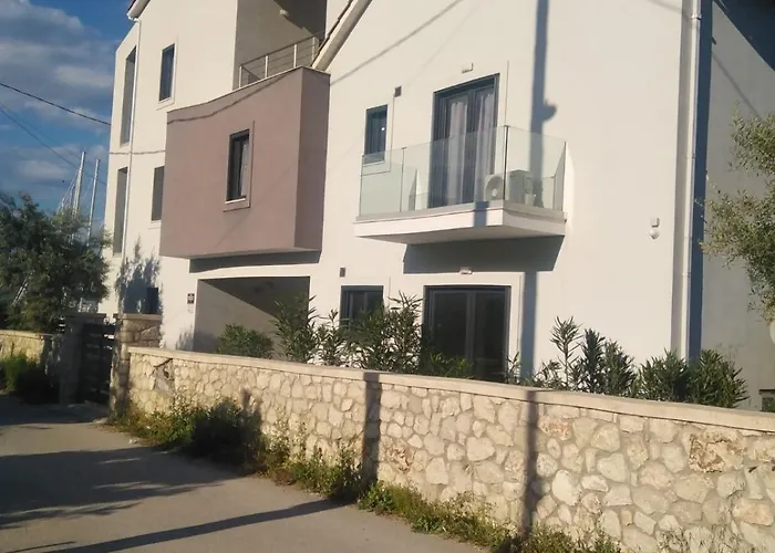 Don Kostangelo 3* Nikiana