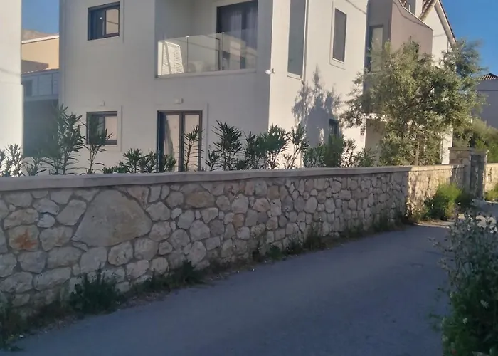 Don Kostangelo Nikiana