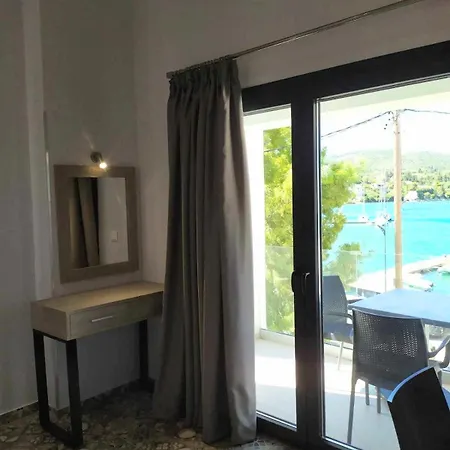 Don Kostangelo ニキアナ