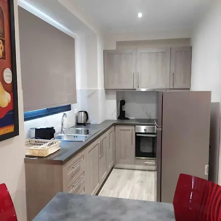 Don Kostangelo ゲストハウス 3*