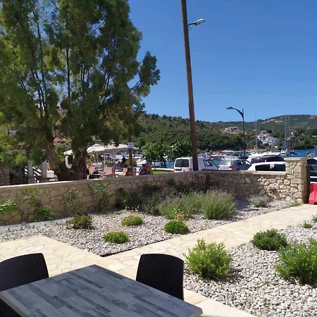 בית הארחה Don Kostangelo ניקיאנה
